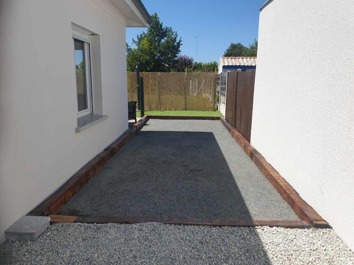 Beau Logement Avec Terrasse, Jacuzzi Et Terrain De Petanque Privatif A 5 Minutes De La Plage オードンジュ エクステリア 写真